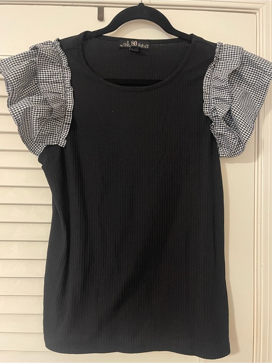 80 park Tops - Black Ribbed Short Sleeve Top with Gingham Ruffle Sleeves